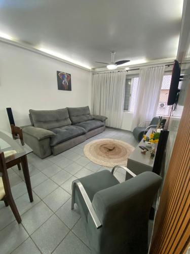 Apt 72, Santos