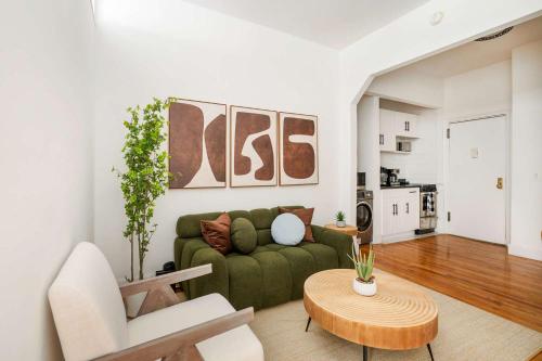444-1A Beautiful 1BR Midtown West in New York, USA