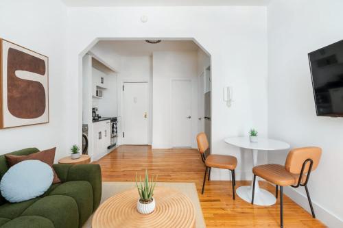 444-1A Beautiful 1BR Midtown West in New York, USA