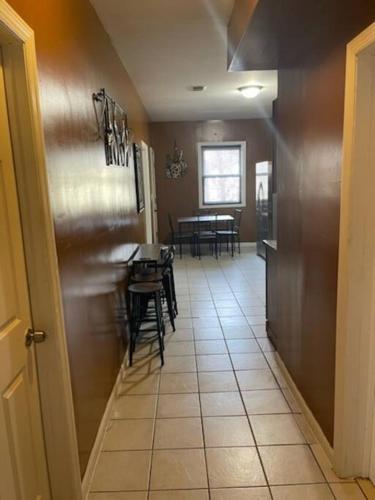 Large 3 BRM 2 Bath Near EWR NYC in Newark, USA