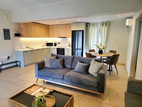 Tranquil 2BR Penthouse Petralona, Atene