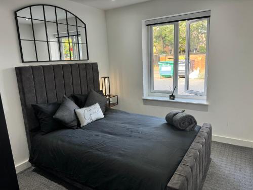 Luxury Flat in Uxbridge - image 9