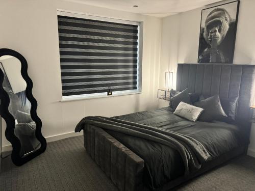 Luxury Flat in Uxbridge - image 11