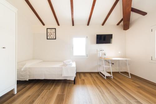 3 twin beds