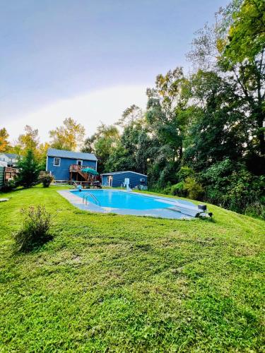 Tiny House With Private Pool in Glen Burnie