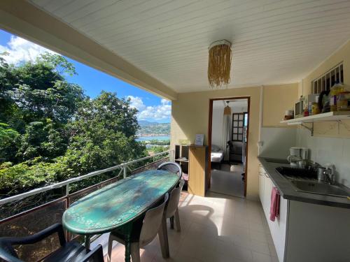 Top Hill Hostel- Martinique- auberge dortoir in La Trinite