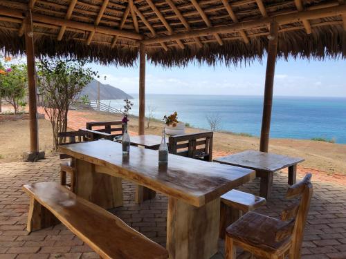 Encantadora y Tranquila Casa de Playa Vista al Mar in San Lorenco