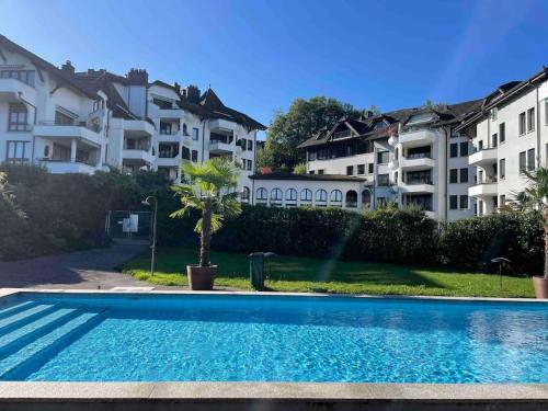 modern lakeside flat with pool access - 80m2 in Altendorf, Schweiz