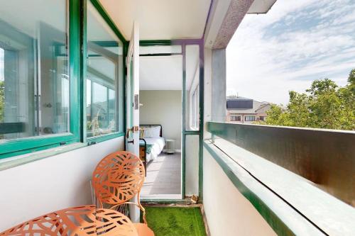 Canal view 2BD flat - Regents Park!
