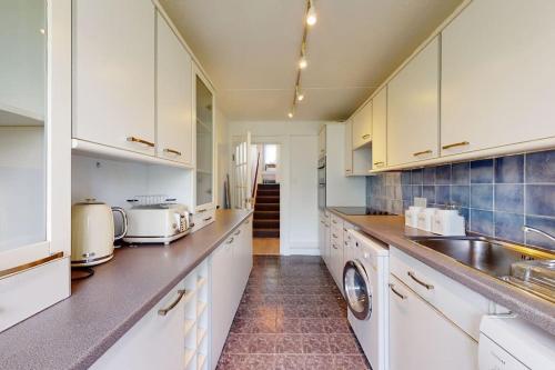 Canal view 2BD flat - Regents Park!