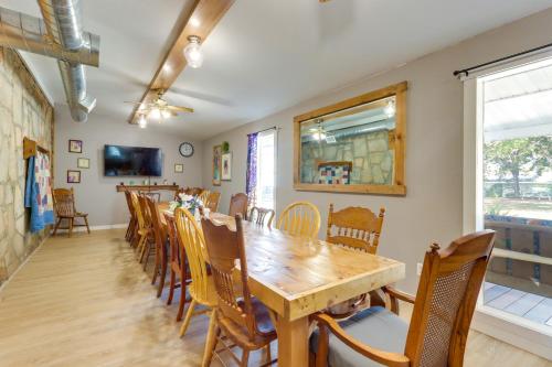 4 Mi to Pomme De Terre Lake: Large Home w/ Patio! in Galmey (MO)