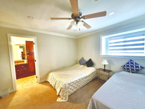 Deluxe Family Rooms in the best neighborhood in Surrey in Surrey, Canada