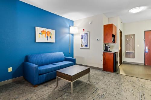 Holiday Inn Express & Suites Wytheville an IHG Hotel - image 7