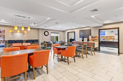 餐飲選擇, Holiday Inn Express & Suites Wytheville By IHG in 威特維爾