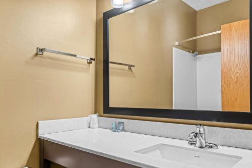 Best Western University Inn - image 11