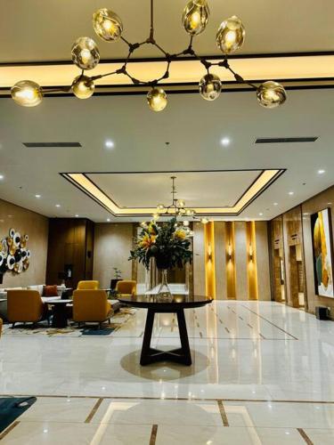 10G Cozy Condo at Park McKinley West near Venice Mall, Manila