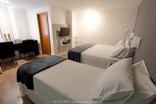 1 double bed, 1 twin bed