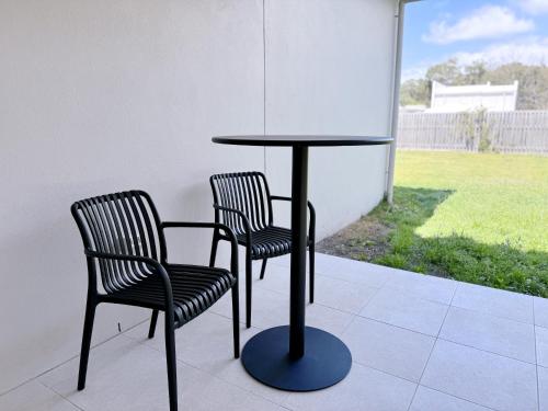 Theme Park Retreat Coomera 5 Beds Villa in Coomera