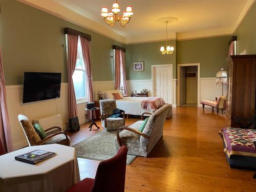 The Exchange Beaconsfield - Offering Heritage Accommodation