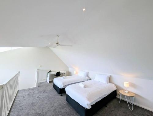 Bright & Conveniently Located Townhouse