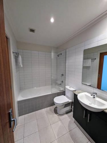Bright & Conveniently Located Townhouse, Perth (Foto 10)