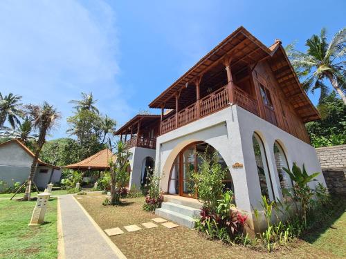 Exterior view, Bhalance Retreat in Padang Bai