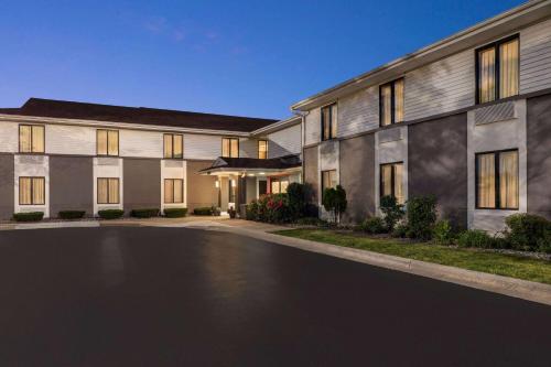 Super 8 by Wyndham Germantown/Milwaukee in Germantown, USA