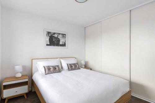 Contemporary & Central in Exclusive Sandy Bay, Sandy Bay (Foto 2)