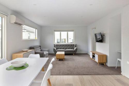 Contemporary & Central in Exclusive Sandy Bay, Sandy Bay (Foto 4)