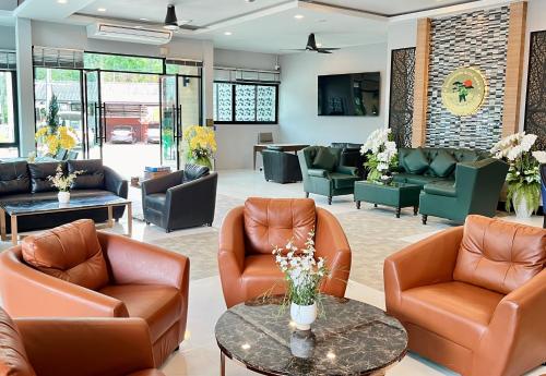 Khao Sok River Lodge Hotel in Phanom