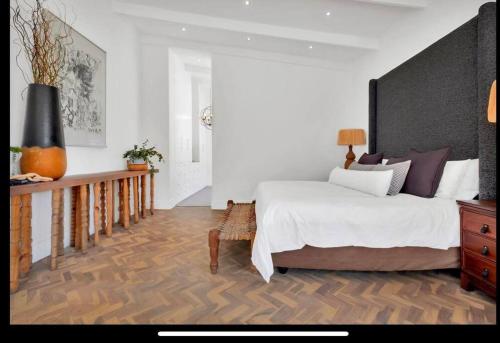 Modern luxury in Parkhurst