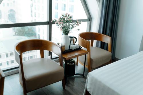 Deluxe Double or Twin Room with City View image 9