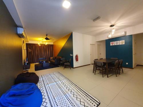 The Landmark by Katana 3BR to 4BR Luxury Seaview Landmark Homestay at Gurney 15-16pax 无敌海景套房, Penang