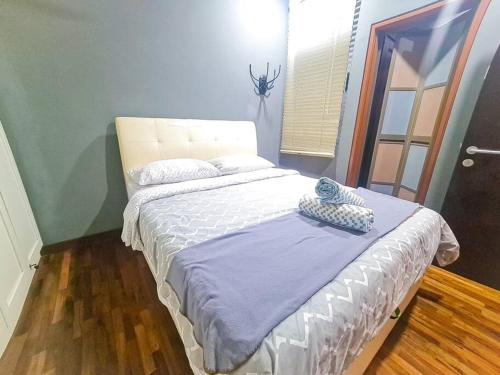 Premium Vintage Home 2 Master Bedrooms 2 to 4 Pax Comfy Stay for Friends and Family