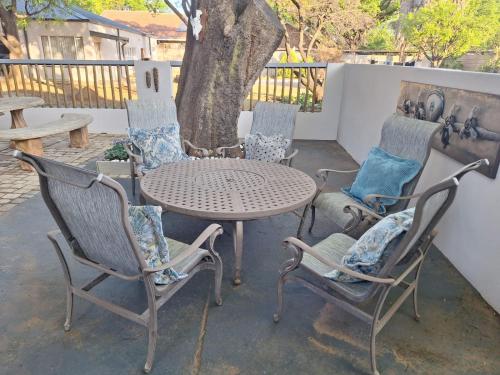 Cosy Cottage on Boom - Loadshedding Friendly Cosy Cottage on Boom - Loadshedding Friendly