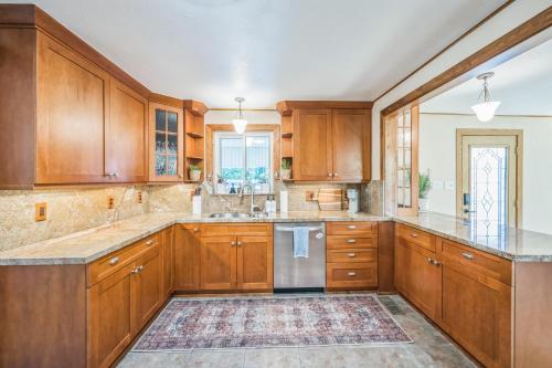 Konyha, Bright & Cozy House Centennial Littleton 3 Bed 3 Bath in Centennial (Colorado)