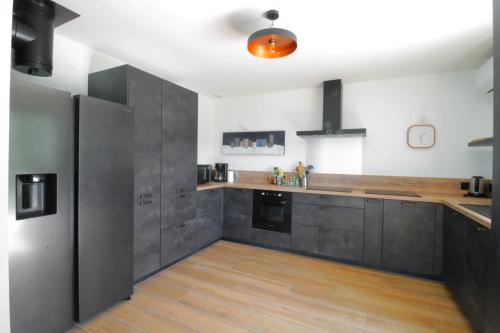 Comfortable villa with a view of Lake Bourget in Viviers-du-Lac