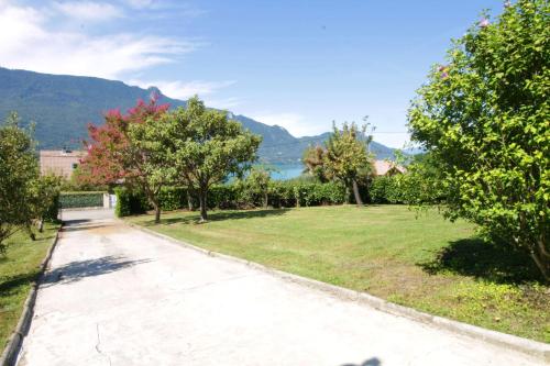 Comfortable villa with a view of Lake Bourget in Viviers-du-Lac