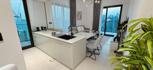 Premium 2br Apt Burj Khalifa View Pool Access, Дубай (фото 10)
