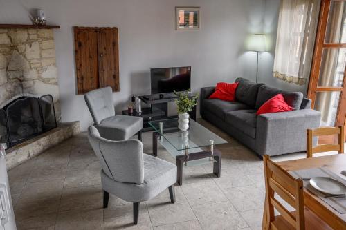 Omodos vintage houses in Ómodosz