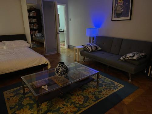 Large Double Bedroom 10 minutes to Central London, Londyn (zdjęcie 10)