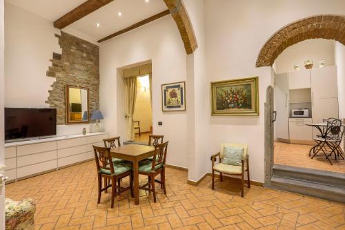 Ground Floor Apartment, Флоренция