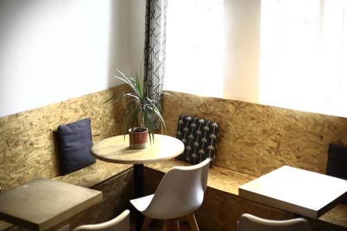 Central Backpackers - image 3