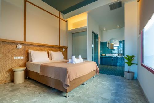 Take me here with a sea view by Salt Apartments, Volos (photo 5)