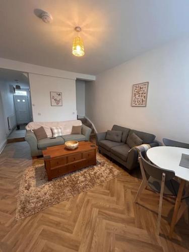 4 Bedroom Ashby House gîte à louer Bottesford