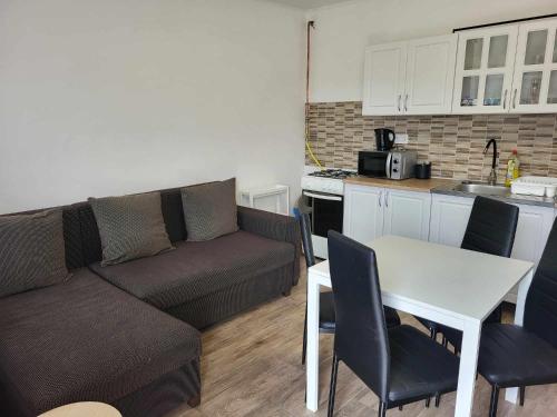 GABE Vendègház (GABE Vendeghaz) in Gyöngyössolymos