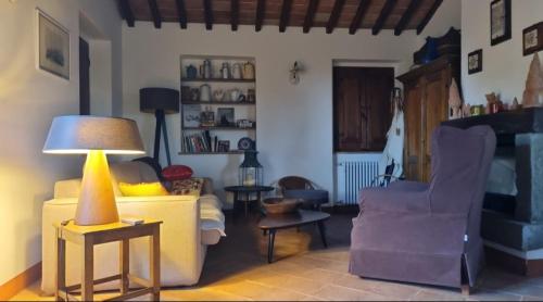 Tuscan country house for 6 people, ideally located in Creti