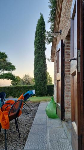 Tuscan country house for 6 people, ideally located in Creti
