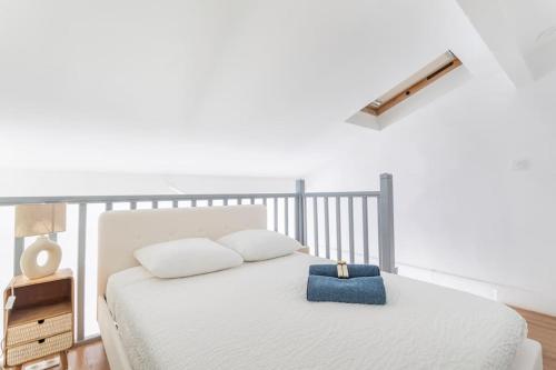 Standing - Central - Quartier des Artistes - Les Frères de la Loc'