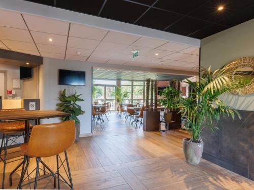 Lobby, B&B HOTEL Clermont-Ferrand Nord Riom near Auberge des Sources